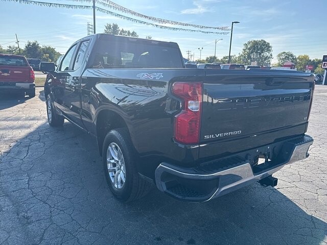 2020 Chevrolet Silverado 1500 in Oregon, OH 43616 - 18079667 3