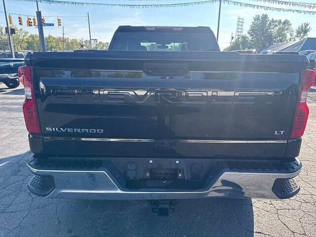 2020 Chevrolet Silverado 1500 in Oregon, OH 43616 - 18079667 4