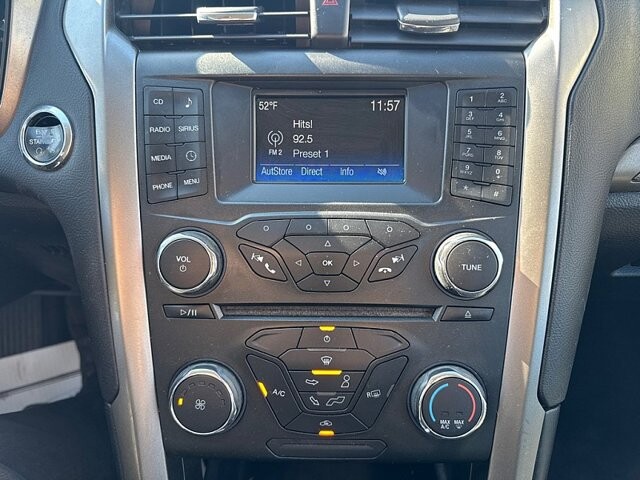 2018 Ford Fusion in Oregon, OH 43616 - 18079668 22