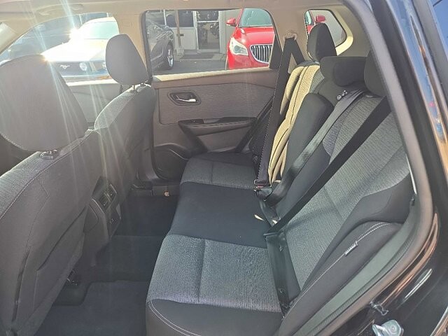 2021 Nissan Rogue in Oregon, OH 43616 - 18079670 12