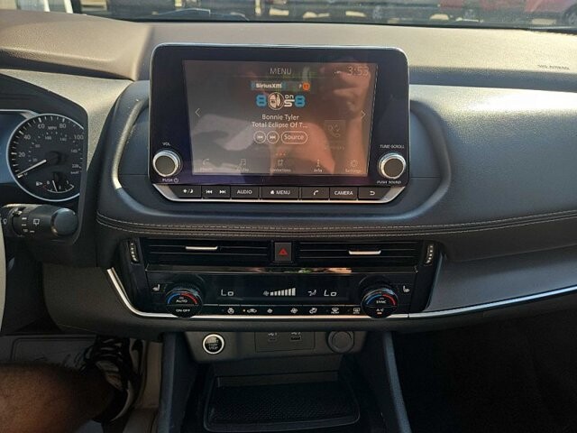 2021 Nissan Rogue in Oregon, OH 43616 - 18079670 21