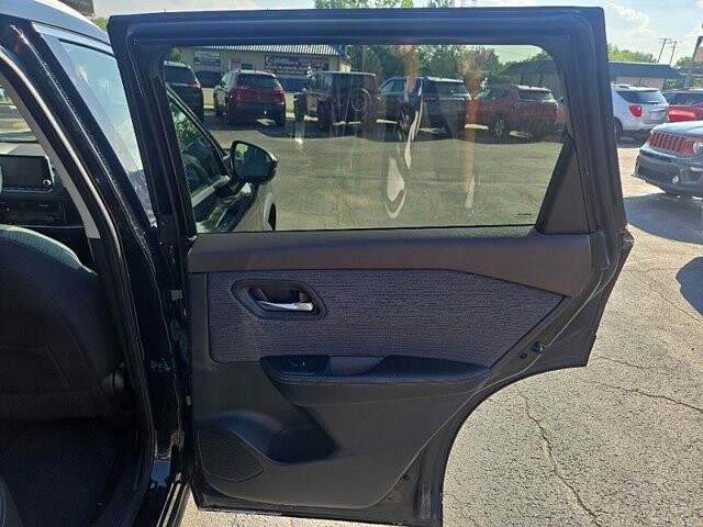 2021 Nissan Rogue in Oregon, OH 43616 - 18079670 14