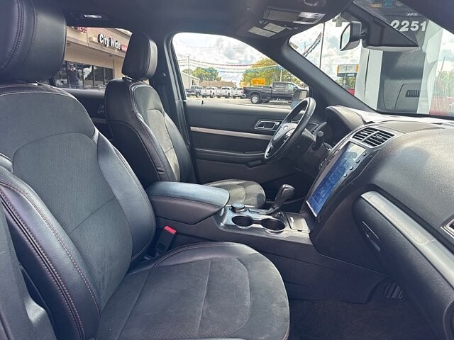 2018 Ford Explorer in Oregon, OH 43616 - 18079671 19