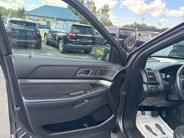 2018 Ford Explorer in Oregon, OH 43616 - 18079671 9