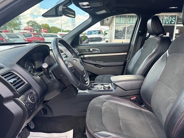 2018 Ford Explorer in Oregon, OH 43616 - 18079671 10