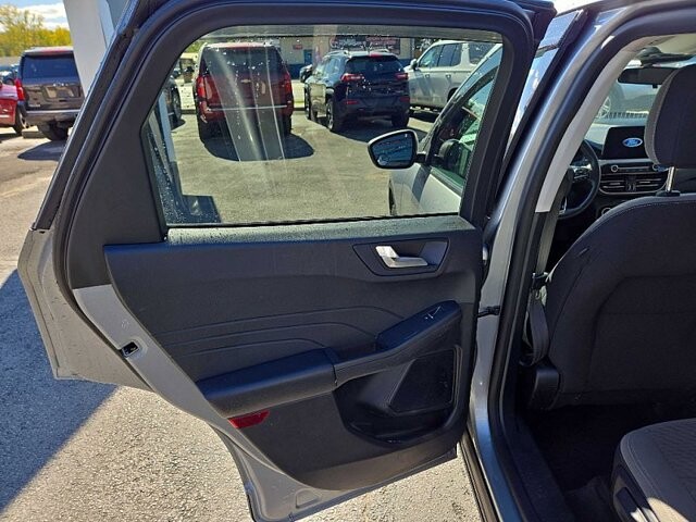 2021 Ford Escape in Oregon, OH 43616 - 18079676 11