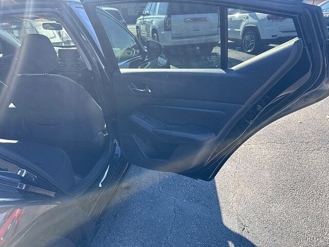 2020 Nissan Altima in Oregon, OH 43616 - 18079677 14