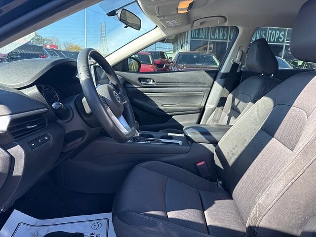 2020 Nissan Altima in Oregon, OH 43616 - 18079677 10