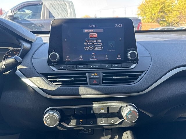 2020 Nissan Altima in Oregon, OH 43616 - 18079677 22