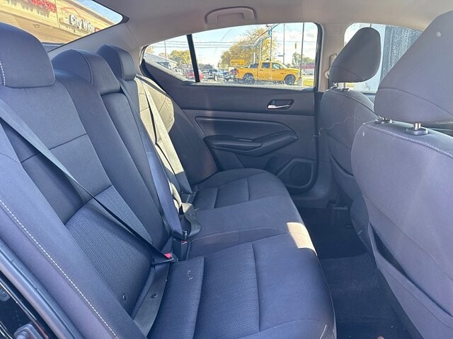 2020 Nissan Altima in Oregon, OH 43616 - 18079677 15