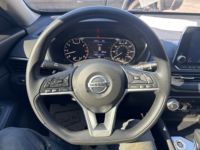 2020 Nissan Altima in Oregon, OH 43616 - 18079677 20