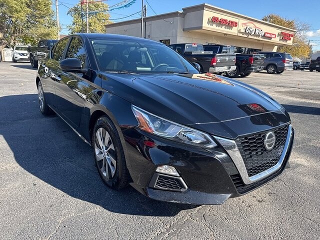 2020 Nissan Altima in Oregon, OH 43616 - 18079677 7