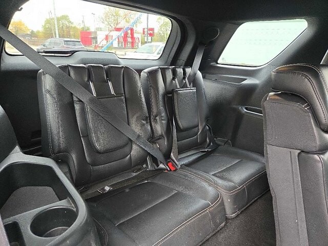 2018 Ford Explorer in Oregon, OH 43616 - 18079679 17