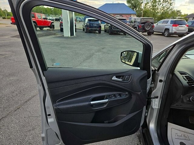 2017 Ford C-MAX in Oregon, OH 43616 - 18079680 9