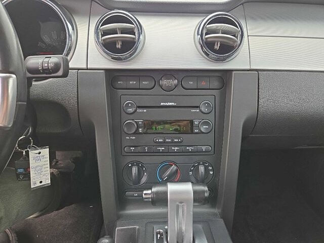 2006 Ford Mustang in Oregon, OH 43616 - 18079681 19