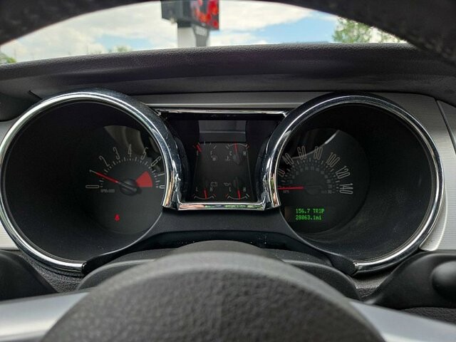 2006 Ford Mustang in Oregon, OH 43616 - 18079681 14