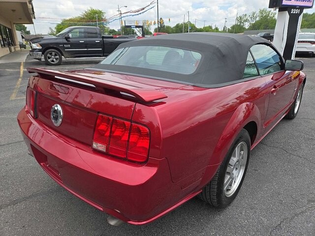 2006 Ford Mustang in Oregon, OH 43616 - 18079681 4