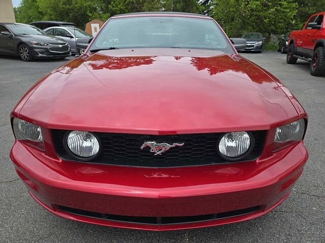 2006 Ford Mustang in Oregon, OH 43616 - 18079681 7