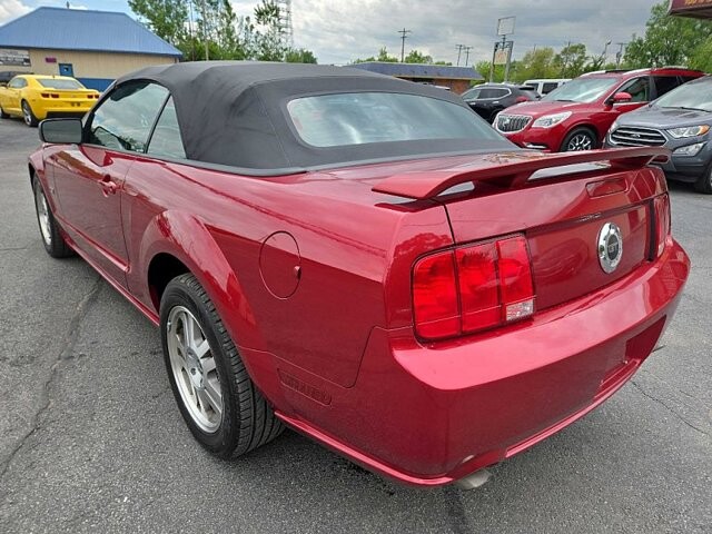 2006 Ford Mustang in Oregon, OH 43616 - 18079681 6