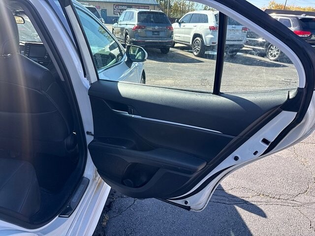 2021 Toyota Camry in Oregon, OH 43616 - 18079688 13