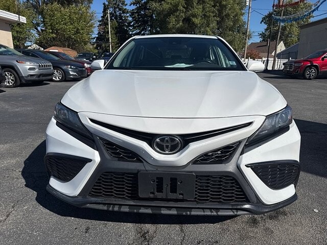 2021 Toyota Camry in Oregon, OH 43616 - 18079688 8