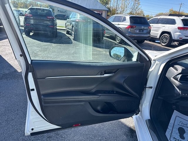 2021 Toyota Camry in Oregon, OH 43616 - 18079688 9