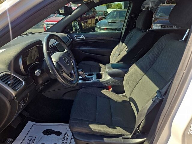 2020 Jeep Grand Cherokee in Oregon, OH 43616 - 18079692 10