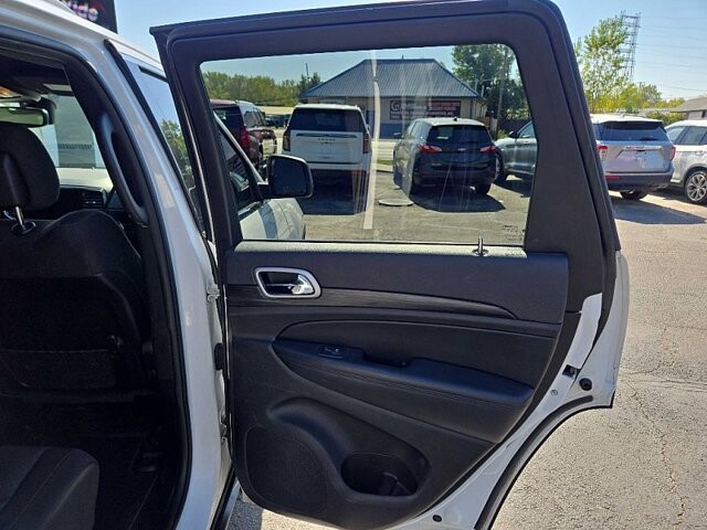 2020 Jeep Grand Cherokee in Oregon, OH 43616 - 18079692 14