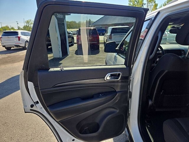 2020 Jeep Grand Cherokee in Oregon, OH 43616 - 18079692 11