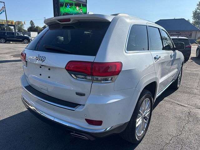 2017 Jeep Grand Cherokee in Oregon, OH 43616 - 18079693 5