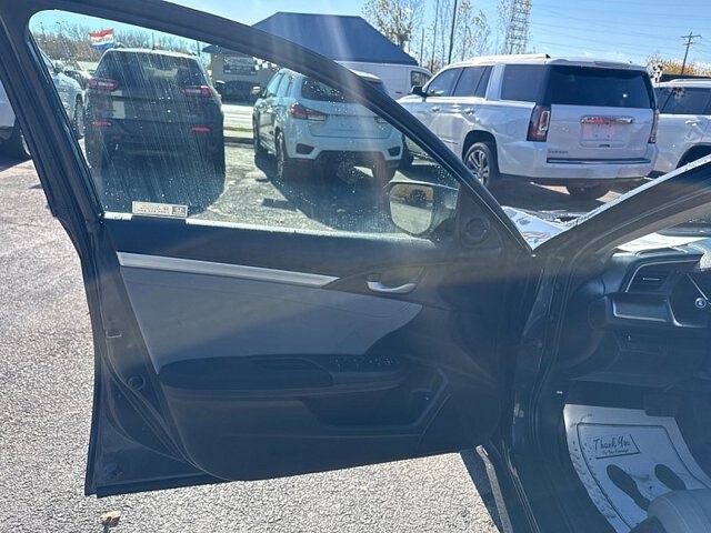 2018 Honda Civic in Oregon, OH 43616 - 18079694 9