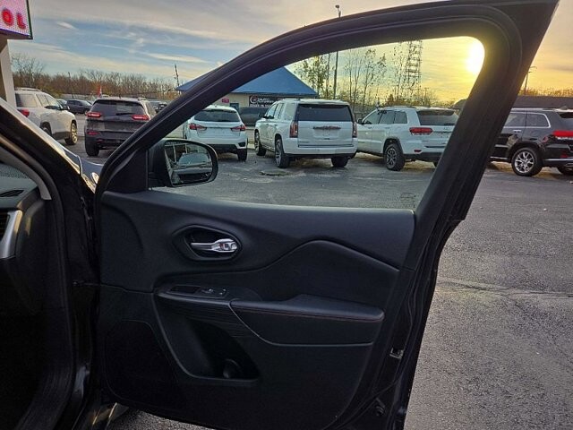 2015 Jeep Cherokee in Oregon, OH 43616 - 18079695 16