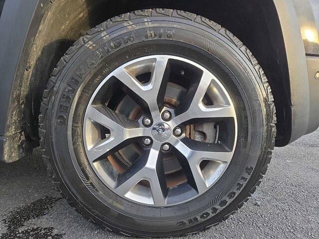 2015 Jeep Cherokee in Oregon, OH 43616 - 18079695 18