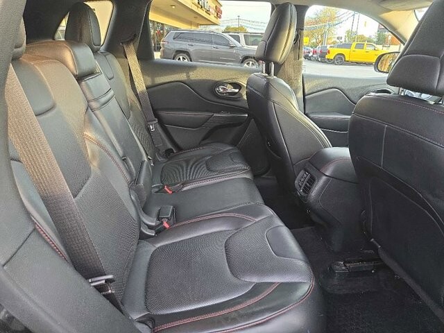 2015 Jeep Cherokee in Oregon, OH 43616 - 18079695 15