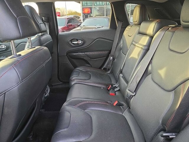 2015 Jeep Cherokee in Oregon, OH 43616 - 18079695 12