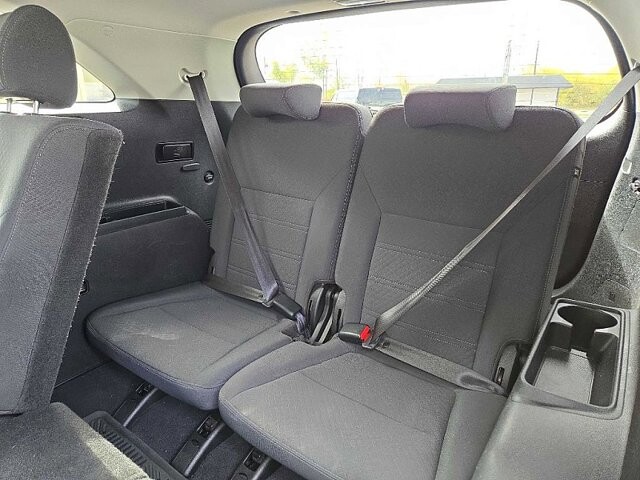 2019 Kia Sorento in Oregon, OH 43616 - 18079697 13