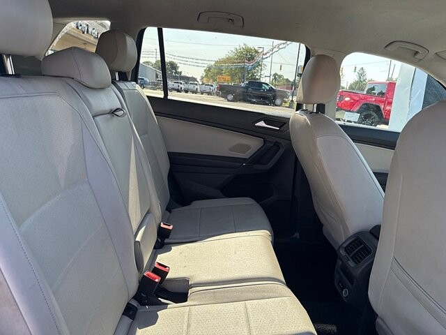 2020 Volkswagen Tiguan in Oregon, OH 43616 - 18079700 16