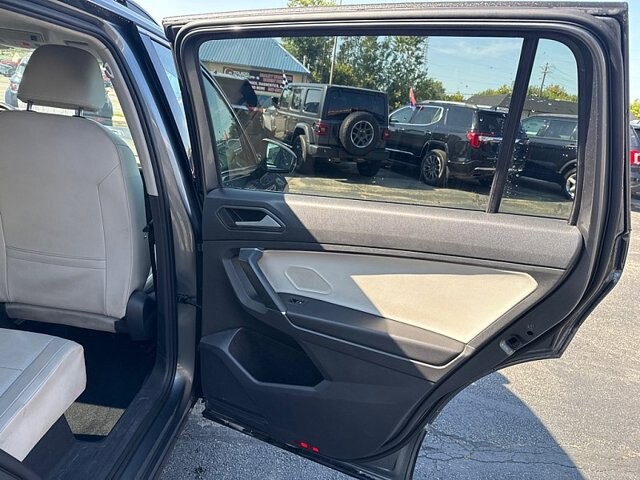 2020 Volkswagen Tiguan in Oregon, OH 43616 - 18079700 15