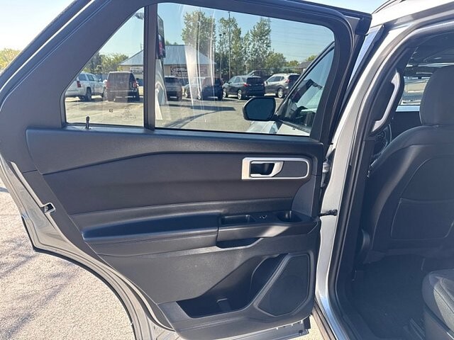 2020 Ford Explorer in Oregon, OH 43616 - 18079707 11
