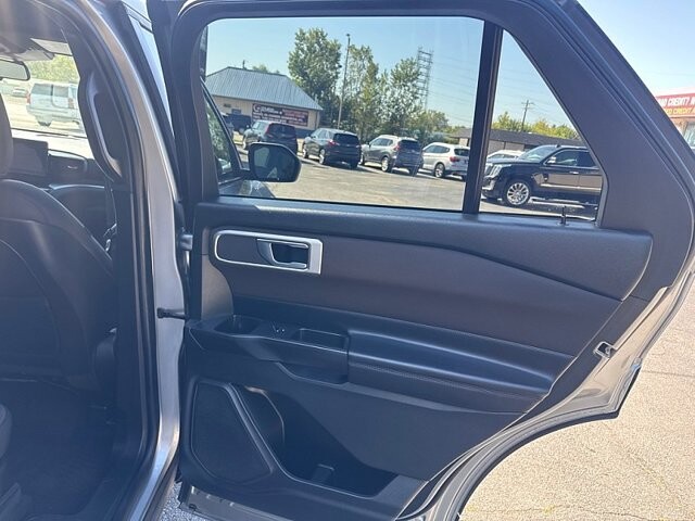 2020 Ford Explorer in Oregon, OH 43616 - 18079707 15