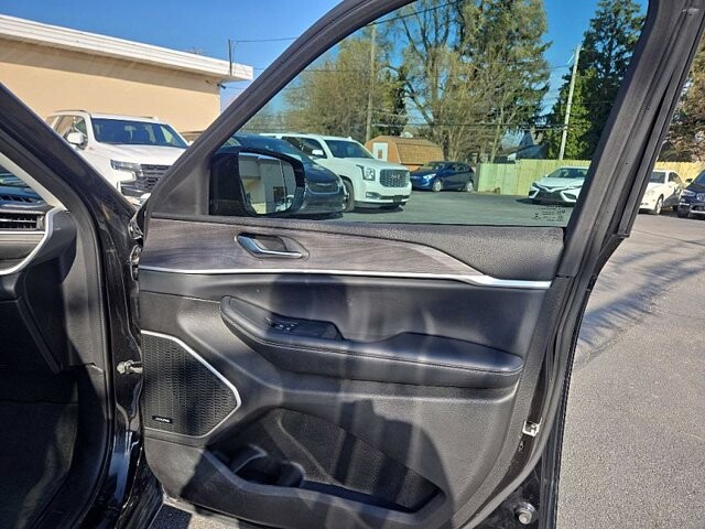 2021 Jeep Grand Cherokee L in Oregon, OH 43616 - 18079708 17