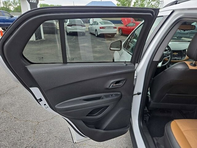 2020 Chevrolet Trax in Oregon, OH 43616 - 18079713 11