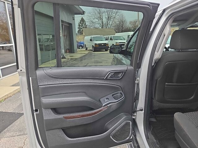 2015 GMC Yukon XL in Oregon, OH 43616 - 18079715 11