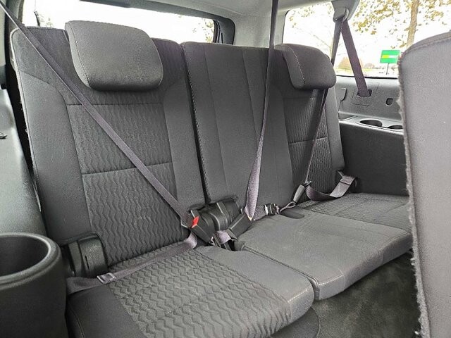 2015 GMC Yukon XL in Oregon, OH 43616 - 18079715 17