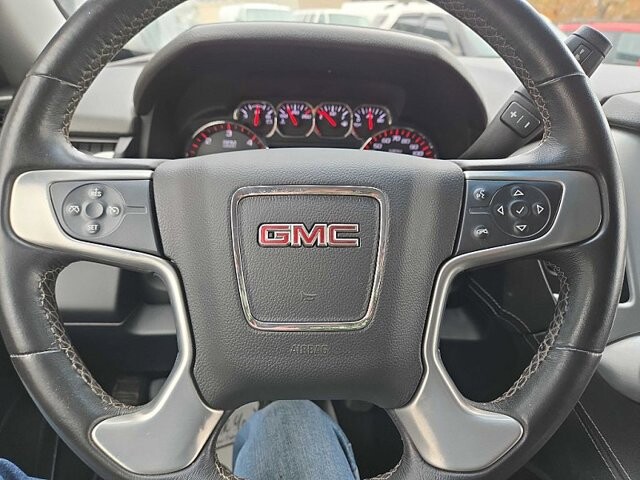 2015 GMC Yukon XL in Oregon, OH 43616 - 18079715 23