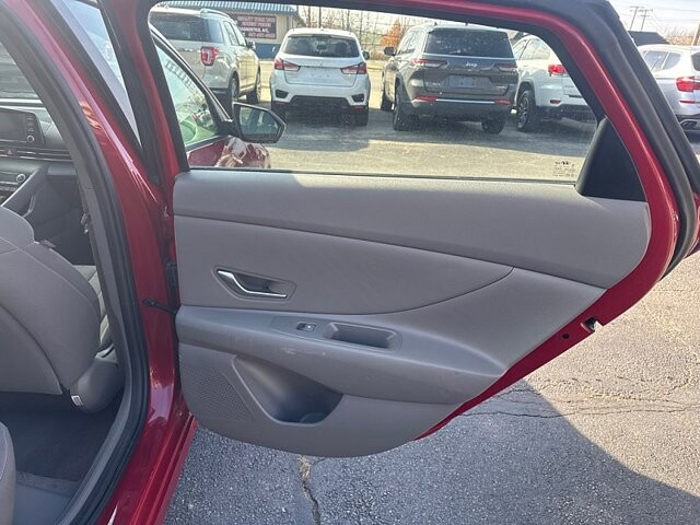 2021 Hyundai Elantra in Oregon, OH 43616 - 18079718 14