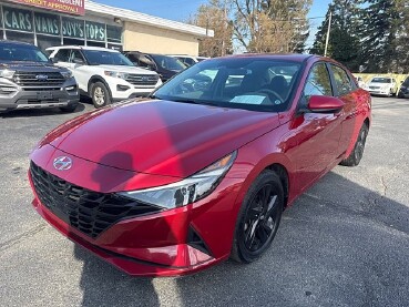 2021 Hyundai Elantra in Oregon, OH 43616