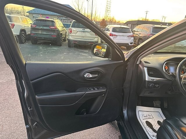 2016 Jeep Cherokee in Oregon, OH 43616 - 18079719 9