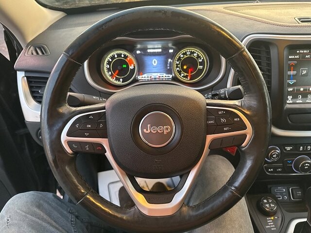 2016 Jeep Cherokee in Oregon, OH 43616 - 18079719 20