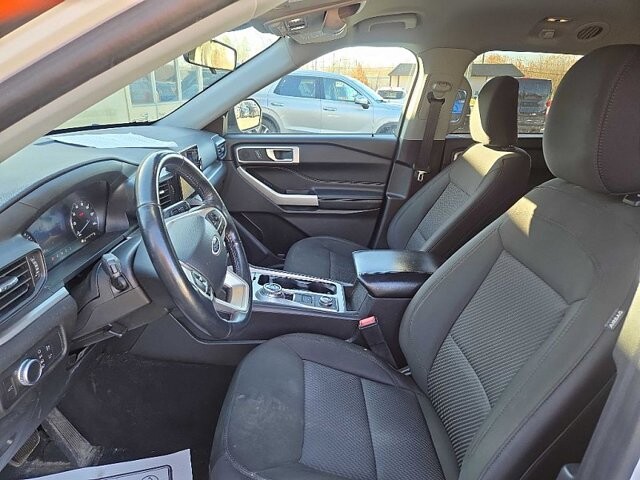 2022 Ford Explorer in Oregon, OH 43616 - 18079720 10